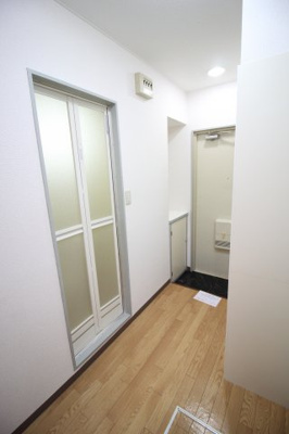 【玄関】 | プレアール小阪Ⅱ | キッチンから見た玄関