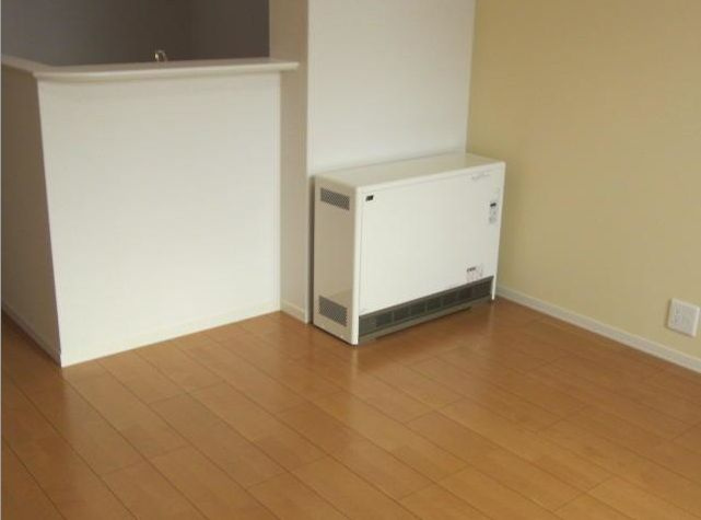 レトア ソレイユの居間・リビング|ＦＦ暖房完備☆