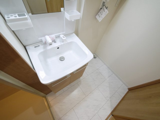 AONIの洗面所|脱衣スペースもあります