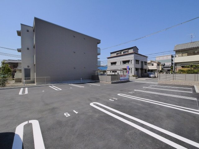 レーヴソレイユの駐車場|カースペースがあります