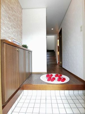 【展望】 | アクシス西菅 | 玄関から室内への景観です！広々とした間口でお客様のお出迎えもスムーズです♪