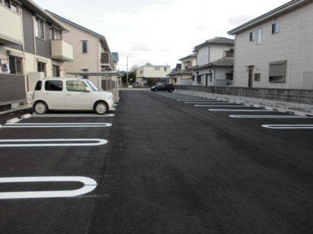 estasiaの駐車場