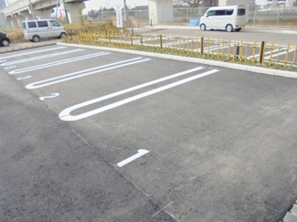 【駐車場】 | ※実際の区画とは異なります