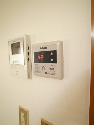 【設備】 | リトルクローバーハイツ | 給湯パネルで温度設定♪