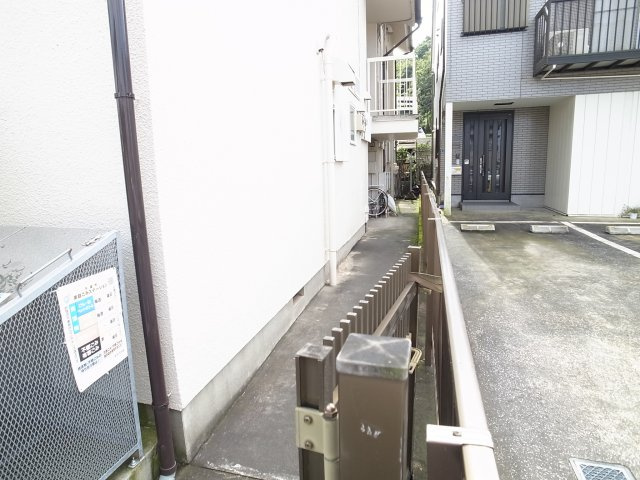 【その他】 | リトルクローバーハイツ | 玄関に続く