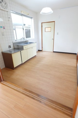 【内装】 | リトルクローバーハイツ | テーブルも置けちゃう、ダイニングルーム。