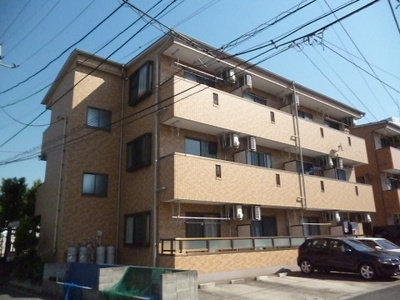 【外観】 | エクセレンテビーブル | 2018年3月内装フルリノベーション済み♪近くにコンビニがありちょっとしたお買い物にも便利な住環境◎