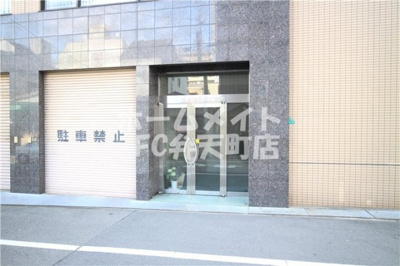 【エントランス】 | 小松ビル | 清潔なエントランスです