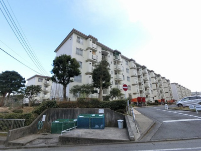 【外観】 | パイロットハウス磯子台３号棟 | 京急線「金沢文庫」駅よりバス11分「氷取沢町」停歩3分