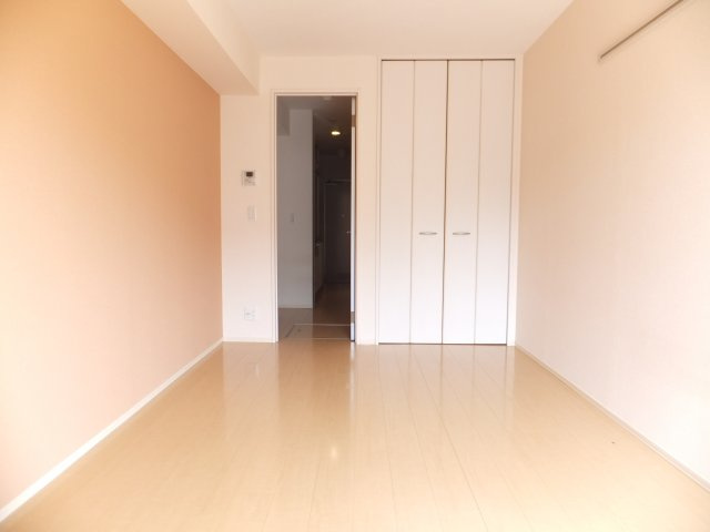 レセンテ・本八幡の洋室