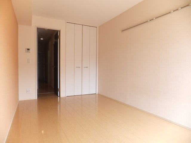 レセンテ・本八幡の洋室