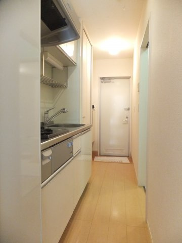 レセンテ・本八幡の玄関