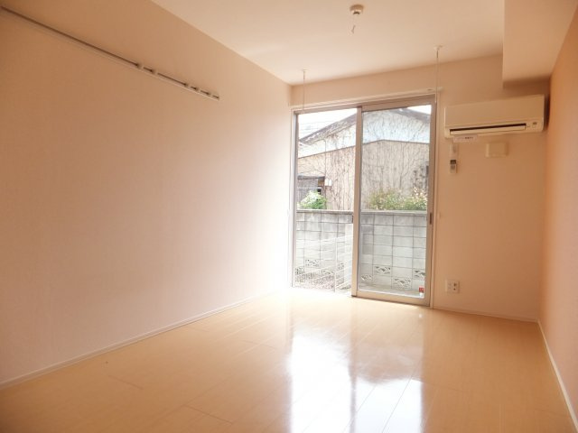 レセンテ・本八幡の居間・リビング