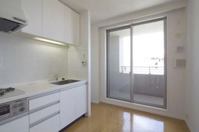 パークキューブ市ヶ谷の居間・リビング|フローリング