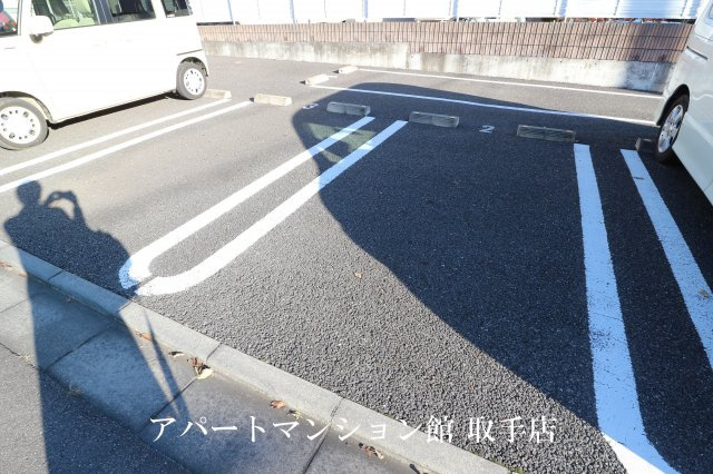 バンブーレジデンスの駐車場