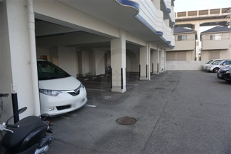 【駐車場】