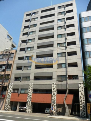 【外観】 | ベルデフラッツ阿波座 | 平成９年３月築の立売堀３丁目に建つコンクリート打ち放しに割石で装飾された洒落た外観が目を引くデザイナーズマンションです。