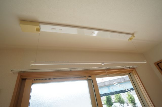 フィエルテ宝塚の設備|昇降式の室内物干しバー