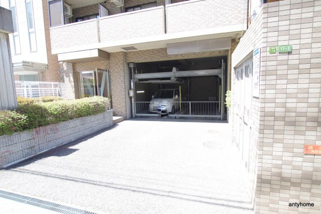 エステムコート梅田北　仲介手数料無料の駐車場