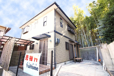 【外観】 | 伏見区深草馬谷町　中古戸建 | 【土地69.74坪】の広々とした敷地　【カーポート付】きで駐車は2台可能です　【庭付】きの4SLDKでゆったりとした暮らしを。JR・京阪『藤森駅』徒歩22分。