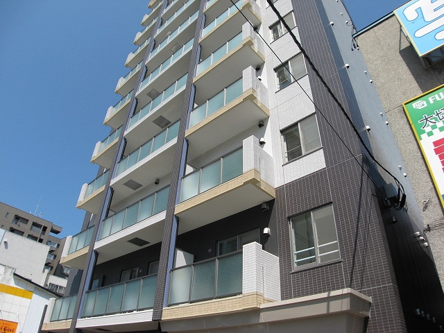 ゾネ医大キャンパス前