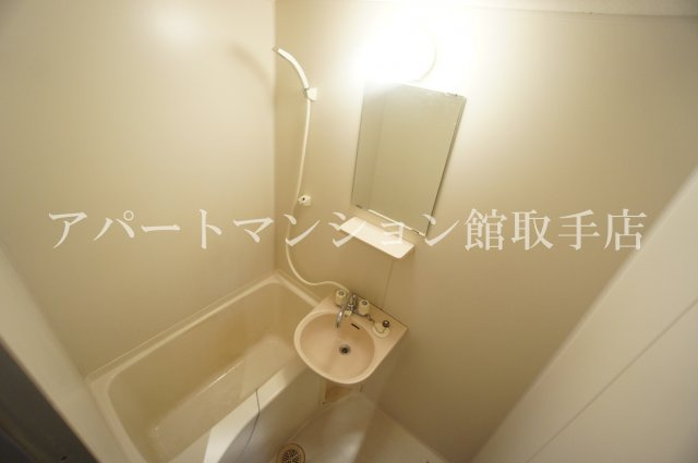 エビハラビルの浴室