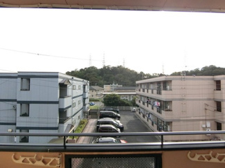 【展望】 | バルコニーからの眺望です♪3階にあるので人目が気にならないのが嬉しいですよね☆