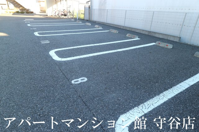 プレミールハイムの駐車場