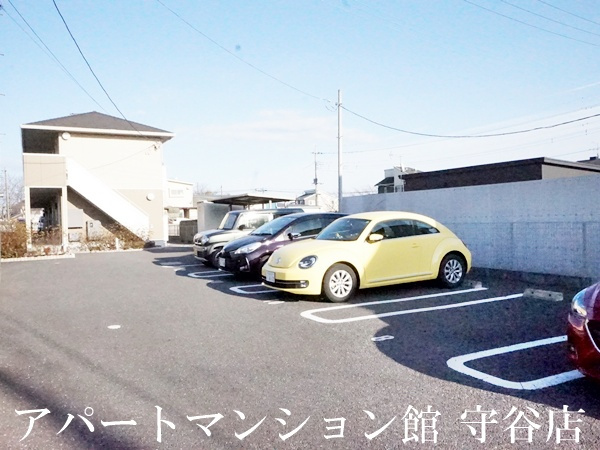プレミールハイムの駐車場