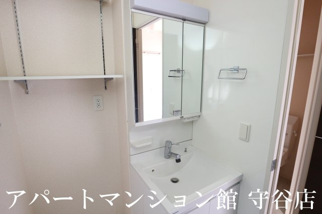 プレミールハイムの独立洗面台