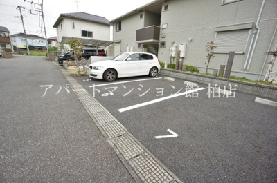 【駐車場】 | メルベーユ
