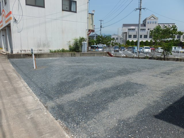 鏡野町寺元51坪の前面道路含む現地写真