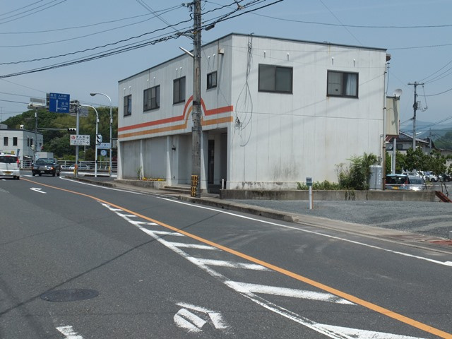 鏡野町寺元51坪の前面道路含む現地写真
