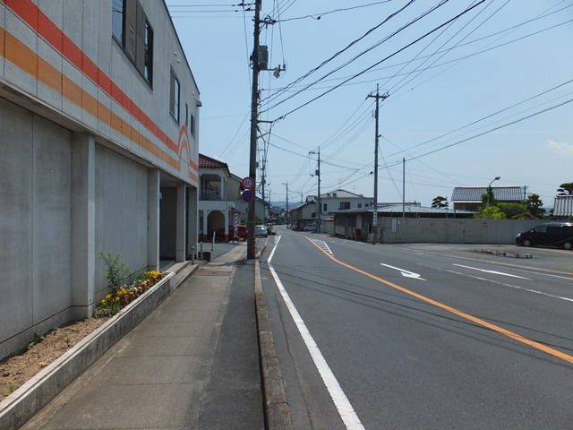 鏡野町寺元51坪の前面道路含む現地写真