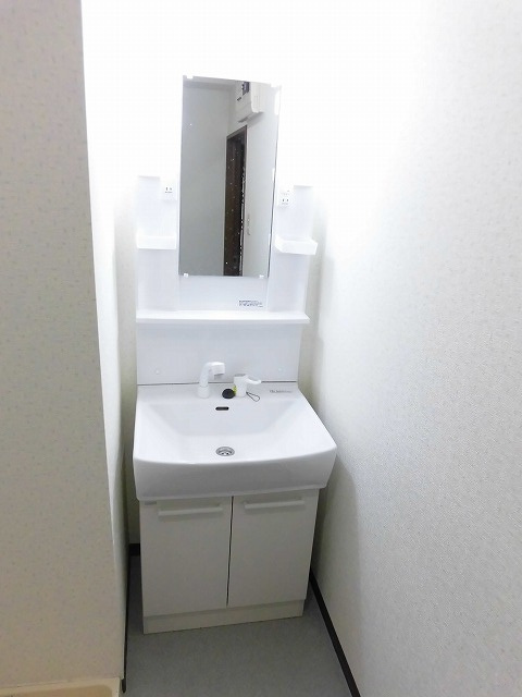 KKビルの独立洗面台