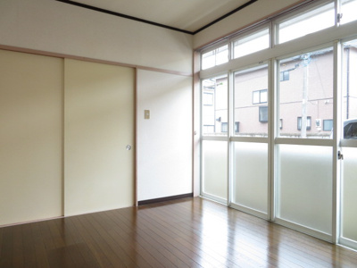 【洋室】 | アレストホウジョウ２ | 南西洋室