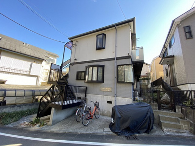 【外観】 | シャルムMORITA | 小田急線「生田」駅まで徒歩10分！通勤通学はもちろん、お買い物やお出かけにもGood☆スーパーが近くて生活しやすい住環境の2階建てアパートです♪