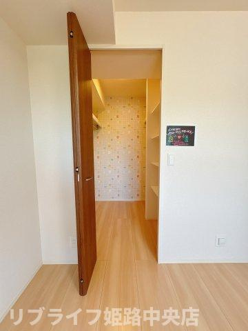 アリエッタの収納|ウォークインクローゼットの大容量収納