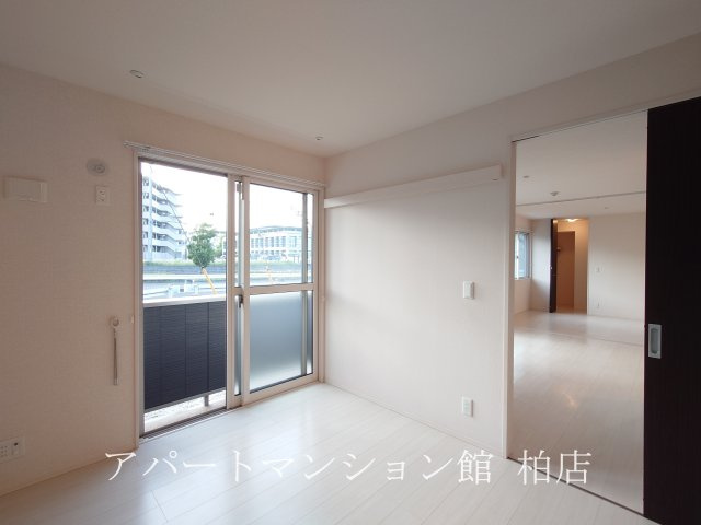 グラーティアの洋室|※別号室参考写真です ※現況優先