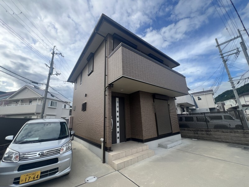 川西市小戸３丁目戸建貸家の外観