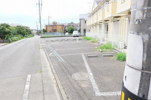 サマックスピアの駐車場