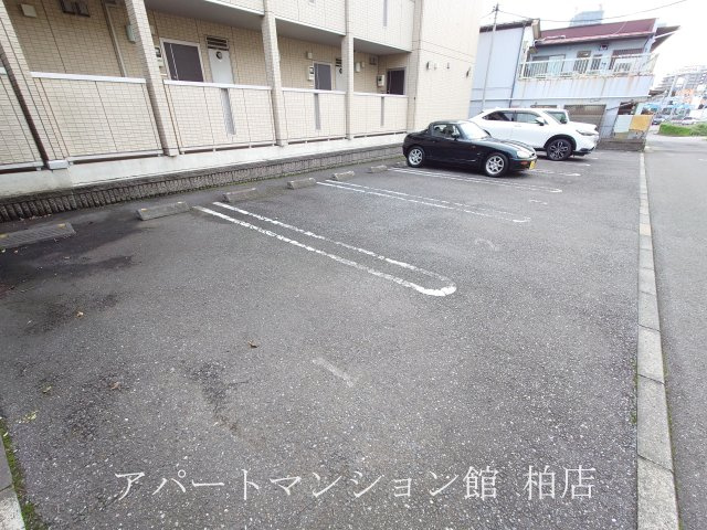 アネーロ・チヨの駐車場