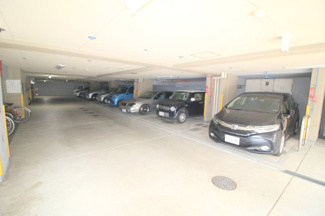 【駐車場】