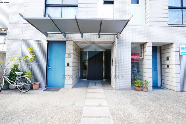 【エントランス】 | 建物の内部です