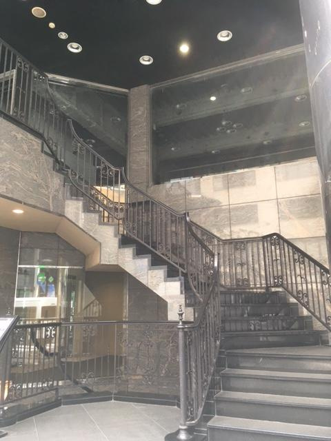 全国燃料会館のエントランス