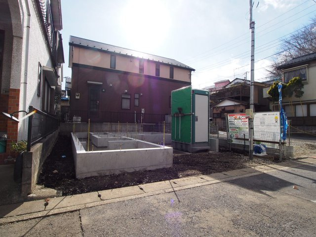 保土ヶ谷区川島町　新築戸建の外観|雨に濡れないビルトイン車庫付です。