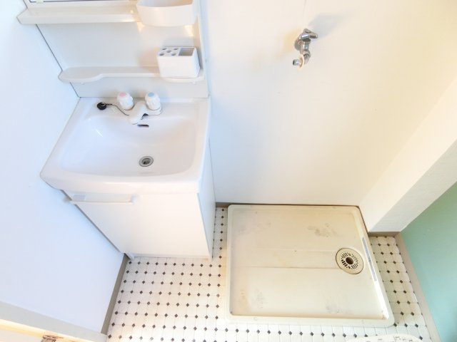 メゾンドソレイユ滝谷の独立洗面台