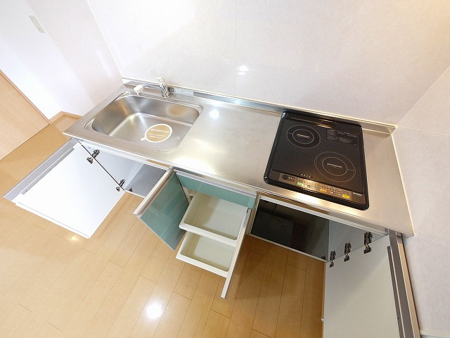 プレミール　クニミ　Ｃ棟のキッチン|お料理しやすいキッチンです