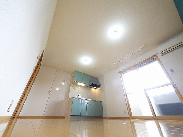 プレミール　クニミ　Ｃ棟の居間・リビング|使いやすい居間です