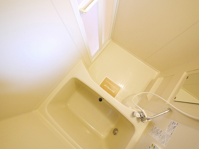 プレミール　クニミ　Ｃ棟の浴室|コンパクトで使いやすいお風呂です